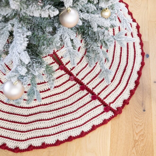 Unleash Your Creativity with the Crochet Twirly Pinstripe Tree Skirt